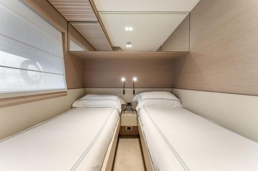 Ferretti Yachts 670 image