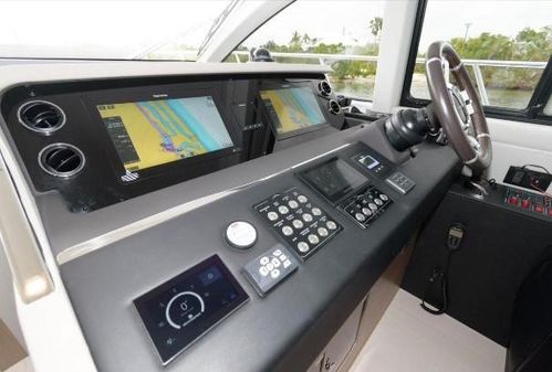 Azimut 50 Flybridge image