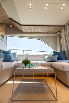 Ferretti Yachts 670 image