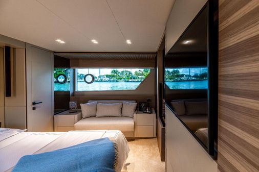 Ferretti Yachts 670 image