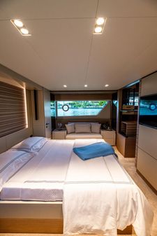 Ferretti Yachts 670 image