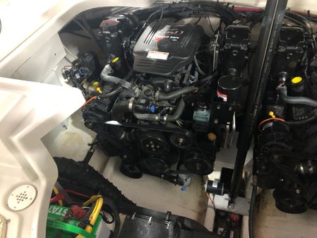 Crownline 316 LS image