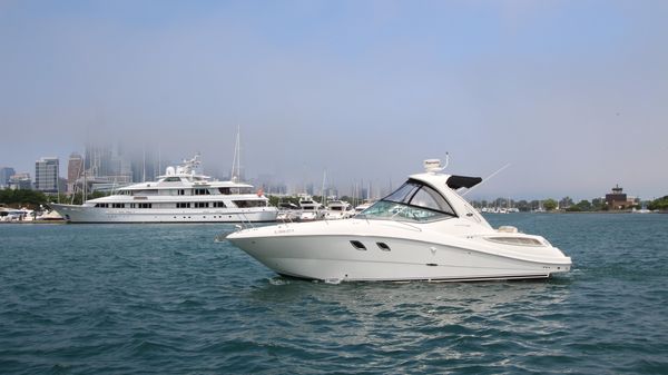 Sea Ray 330 Sundancer 