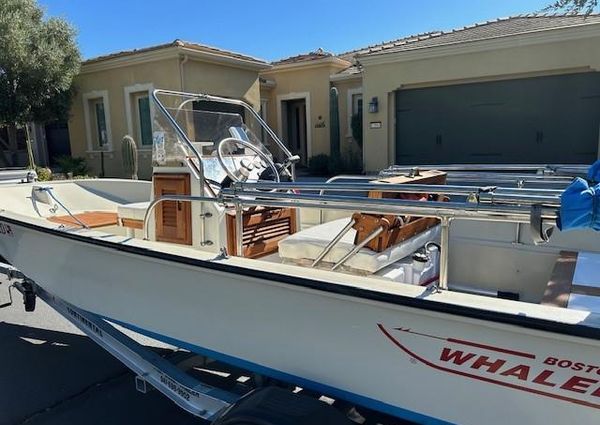 Boston-whaler 17-MONTAUK image