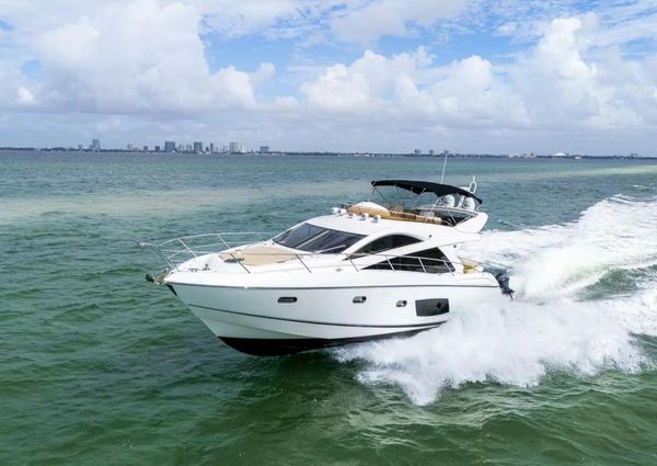 Sunseeker Manhattan 53 image