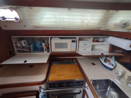 Catalina 380 image