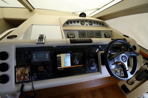 Princess Yachts V70 image