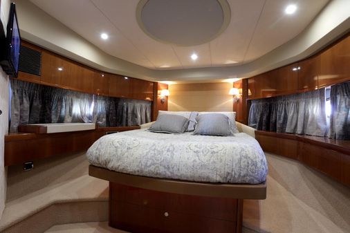 Princess Yachts V70 image