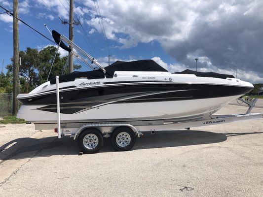 Hurricane SunDeck 2400 - main image