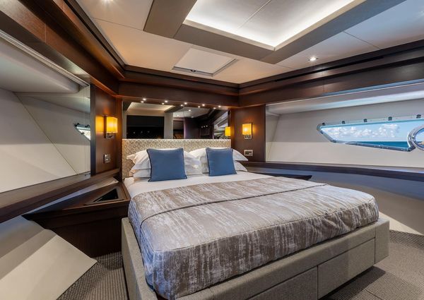 Sunseeker 86 Yacht image