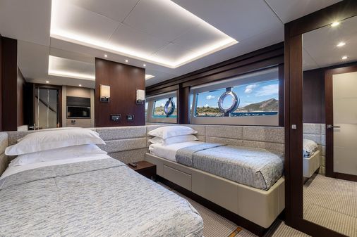 Sunseeker 86 Yacht image