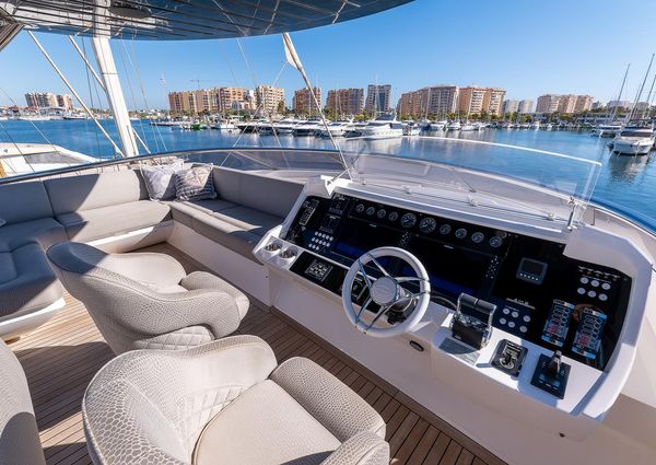 Sunseeker 86 Yacht image