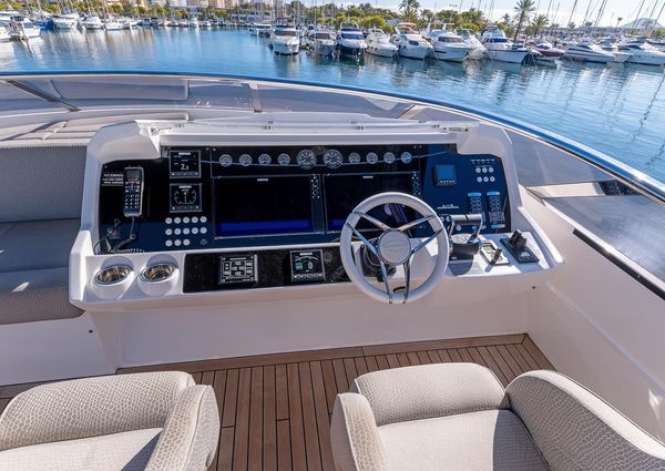 Sunseeker 86 Yacht image