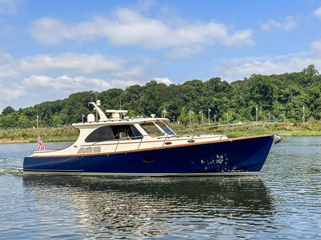 Hinckley Talaria 43 Motoryacht image