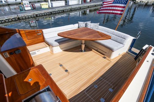 Hinckley Talaria 43 Motoryacht image