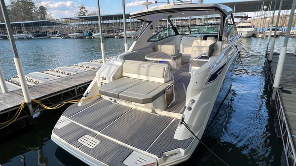 Sea Ray 320 Sundancer