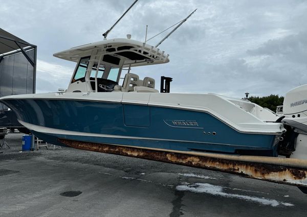 Boston Whaler 330 Outrage image