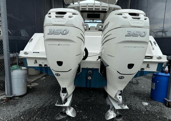 Boston Whaler 330 Outrage image