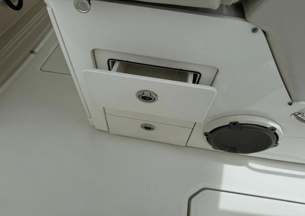 Boston Whaler 330 Outrage image