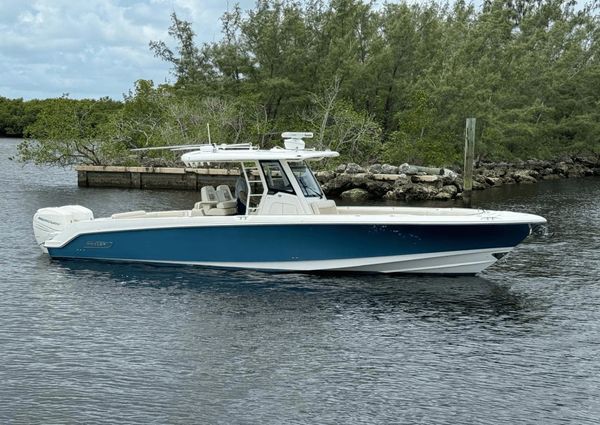 Boston Whaler 330 Outrage image