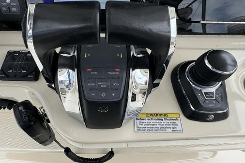 Boston Whaler 330 Outrage image