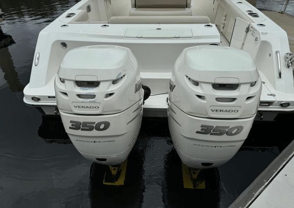 Boston Whaler 330 Outrage image