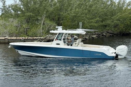 Boston Whaler 330 Outrage image