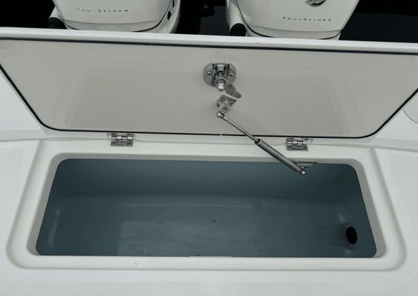 Boston Whaler 330 Outrage image