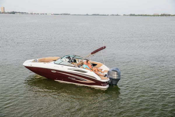 Hurricane 2410 Sundeck - main image