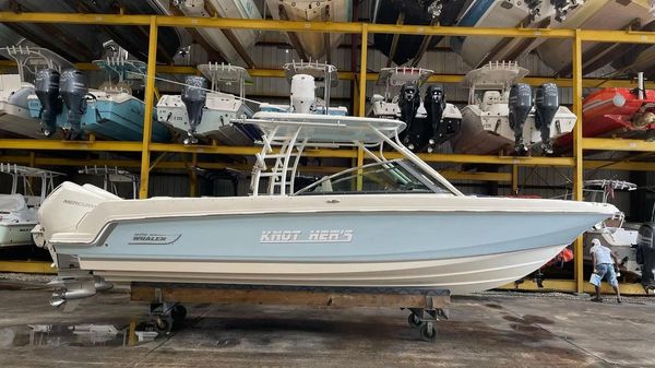 Boston Whaler 270 Vantage 