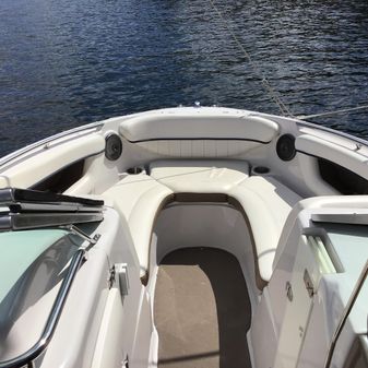 Four Winns 240 Horizon image