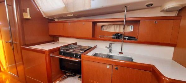 Beneteau Oceanis 43 image