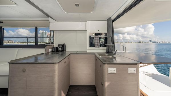 Fountaine-pajot MY-6 image