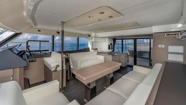 Fountaine-pajot MY-6 image