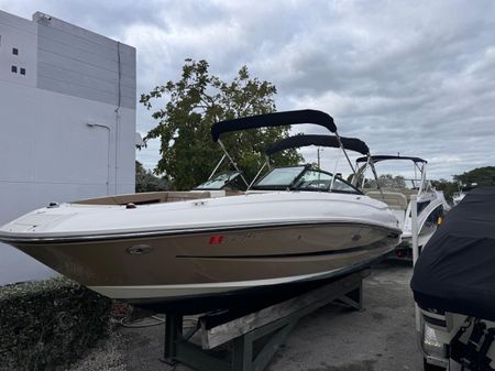 Sea Ray SDX 240 Outboard image