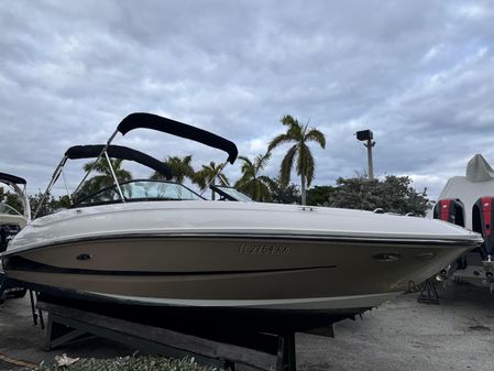 Sea Ray SDX 240 Outboard image