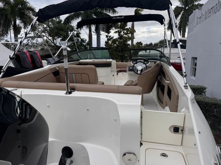 Sea Ray SDX 240 Outboard image