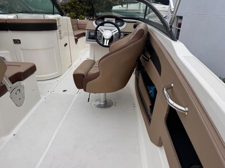 Sea Ray SDX 240 Outboard image