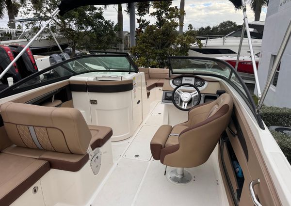 Sea Ray SDX 240 Outboard image