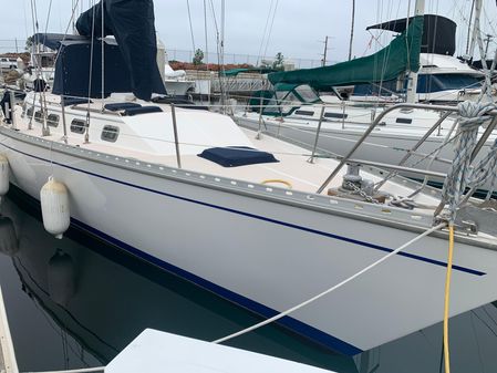 Catalina Morgan 44 Center Cockpit image