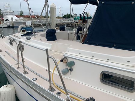 Catalina Morgan 44 Center Cockpit image