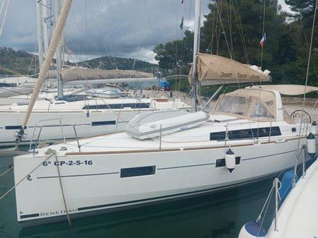 Beneteau Oceanis 38 image