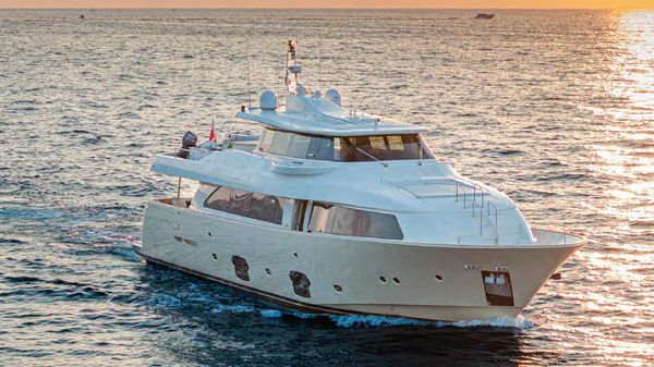 Ferretti Yachts Custom Line Navetta 26 