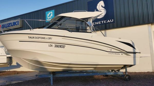 Beneteau Antares 6 