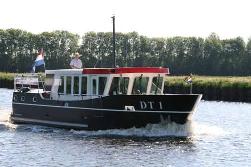 Drentsche Kotter Trawler Front Sit image