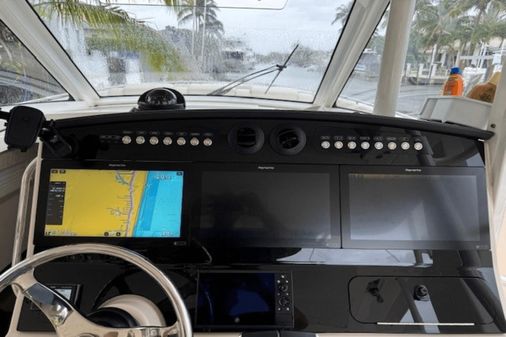 Boston Whaler 420 Outrage image