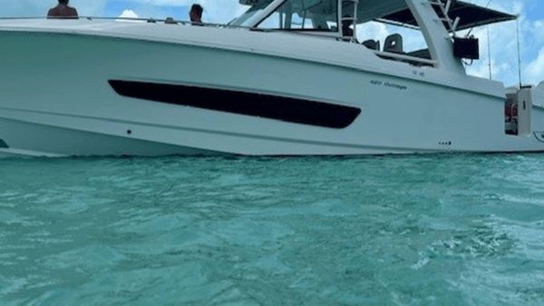 Boston Whaler 420 Outrage 