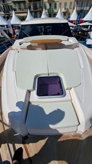 Cayman Yachts 600 S image