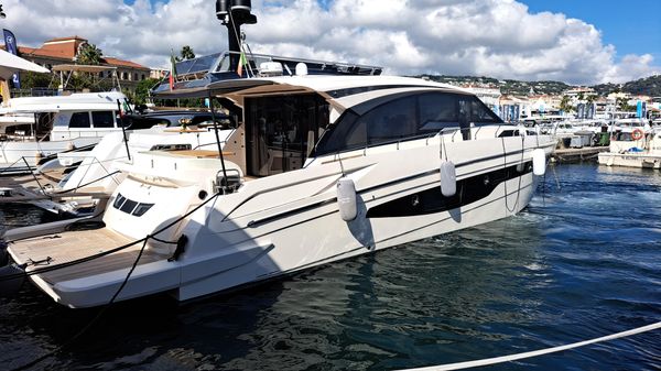 Cayman Yachts 600 S 