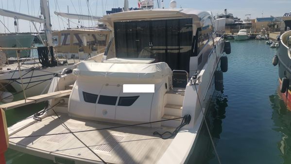 Cayman Yachts 600 S image